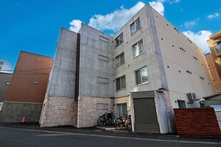 クーデクール北円山の物件外観写真